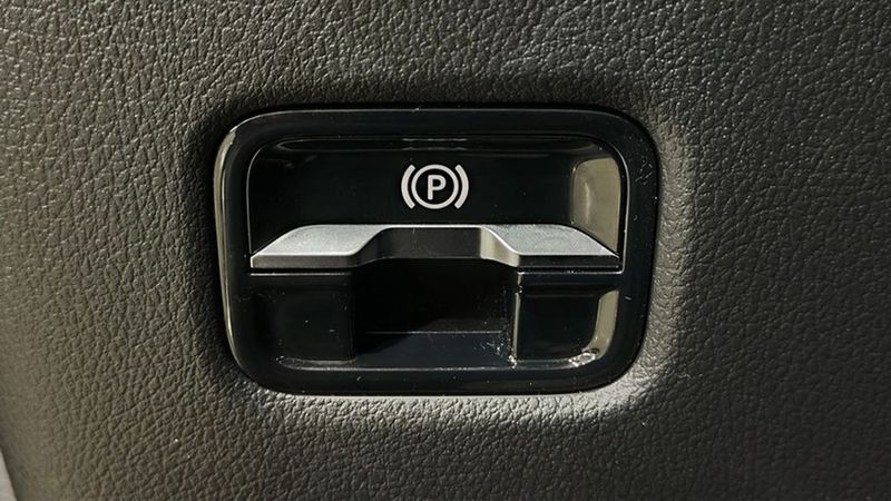 Mercedes-Benz C • 2024 • 6,702 km 10