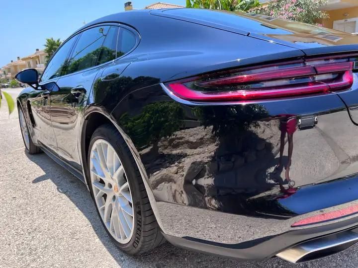 Porsche Panamera • 2019 • 86,000 km 2