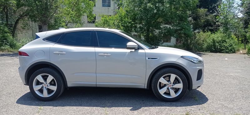 Jaguar E-PACE • 2018 • 64,200 km 12