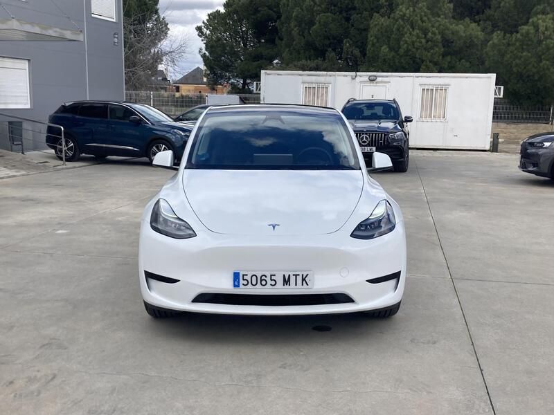 Tesla Model Y • 2024 • 2,458 km 9