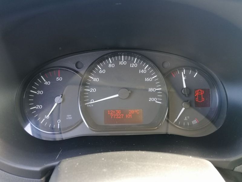 Mercedes-Benz 310 Van • 2012 • 80,000 km 5