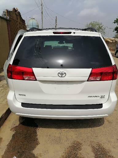 Toyota Sienna • 2005 • 92,653 km 2