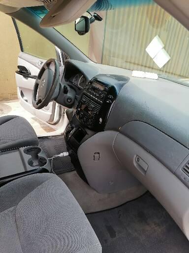 Toyota Sienna • 2005 • 92,653 km 12