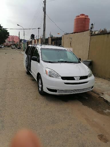 Toyota Sienna • 2005 • 92,653 km 3