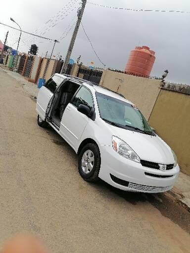 Toyota Sienna • 2005 • 92,653 km 5