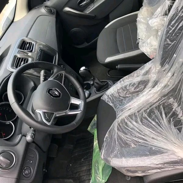 Renault Sandero • 2020 • 50,000 km 2