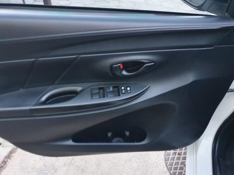 Toyota Yaris • 2017 • 25,000 km 3