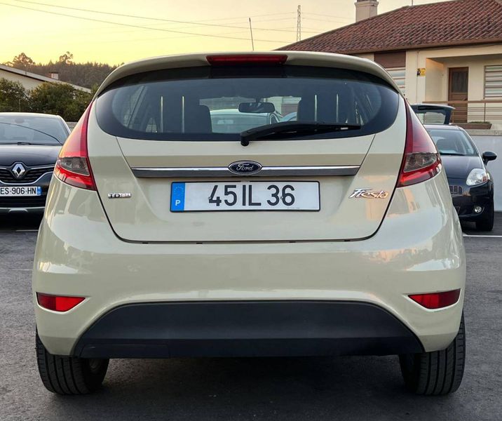 Ford Fiesta • 2009 • 194,000 km 1