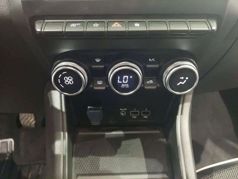 Renault Captur • 2023 • 8,238 km 14