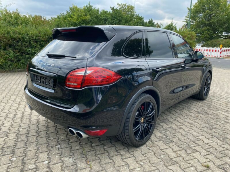 Porsche Cayenne • 2010 • 98,000 km 4