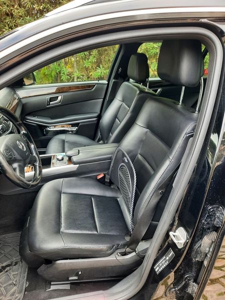 Mercedes-Benz E-320 • 2013 • 98,000 km 4