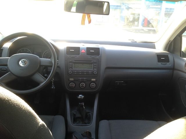 Volkswagen Golf • 2004 • 126,000 km 2