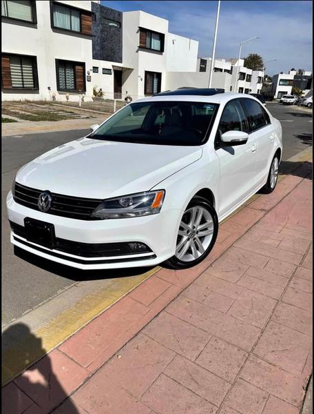 Volkswagen Jetta • 2016 • 67,770 km 3