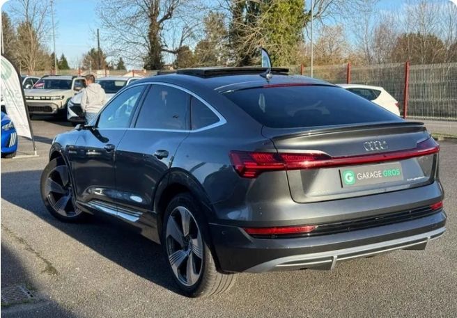 Audi e-tron Sportback • 2020 • 18,890 km 3
