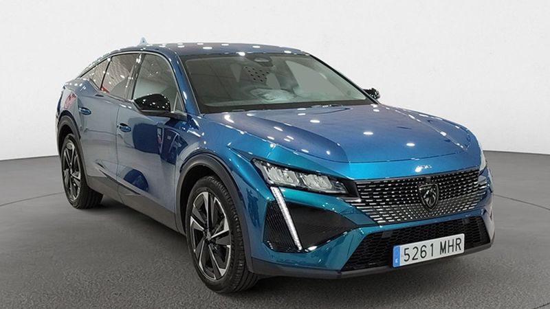 Peugeot 408 • 2023 • 8,800 km 2