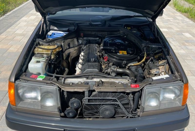 Mercedes-Benz 260 - 560 SE • 1989 • 214,700 km 12