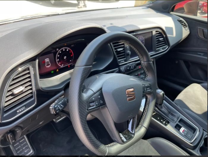 Seat Leon • 2020 • 68,000 km 5