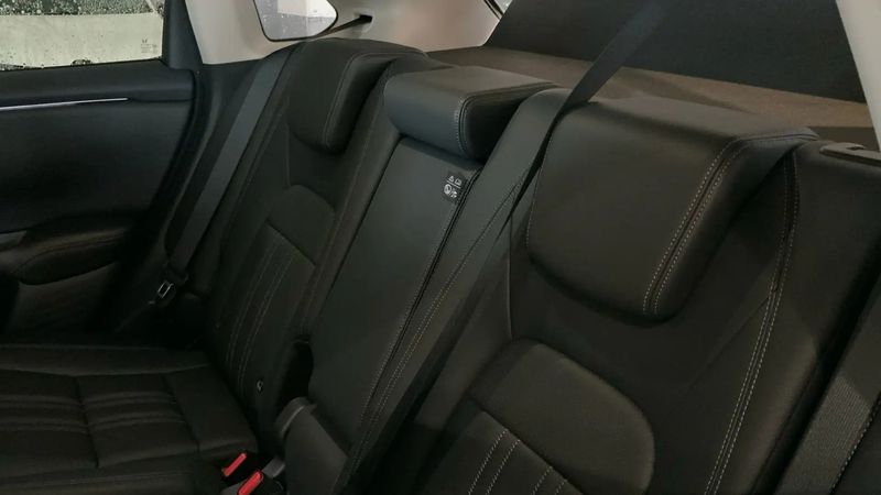 Honda CR-V Hybrid • 2023 • 5,223 km 3