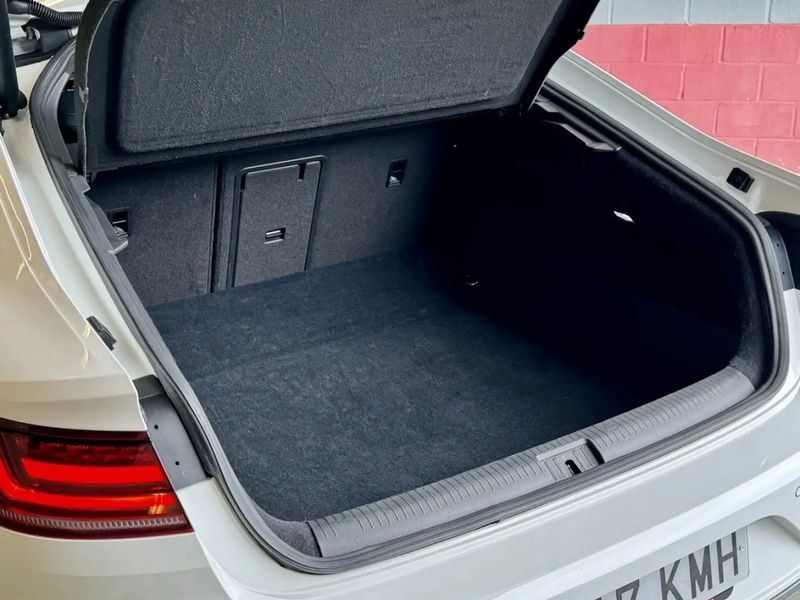 Volkswagen Arteon • 2018 • 76,000 km 11