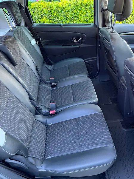 Renault Scénic • 2012 • 105,000 km 3