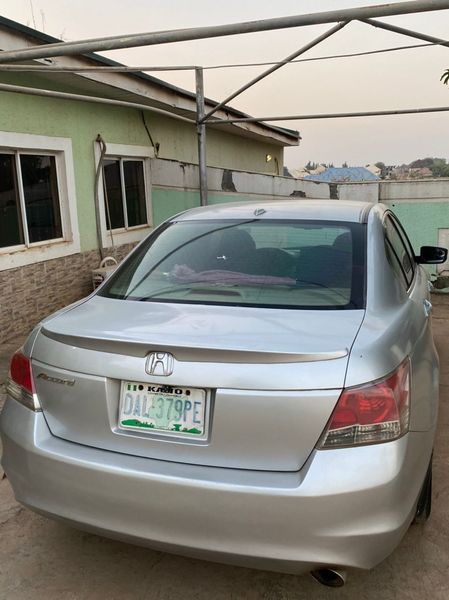 Honda Accord • 2010 • 251,000 km 2