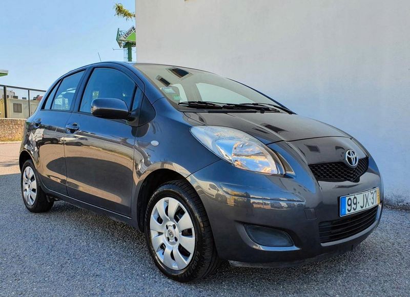Toyota Yaris • 2010 • 60,000 km 1