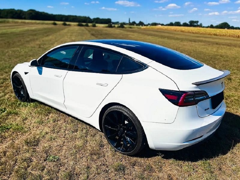 Tesla Model 3 • 2019 • 133,000 km 4