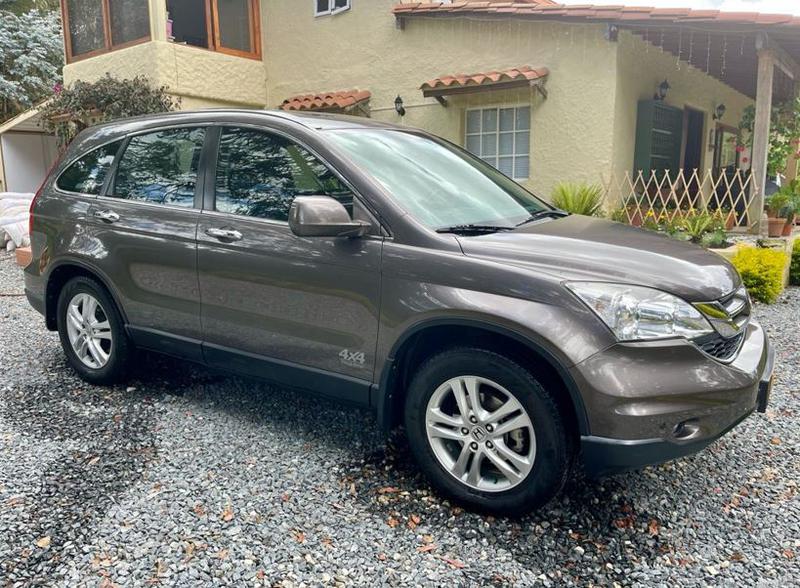 Honda CR-V • 2011 • 108,000 km 1