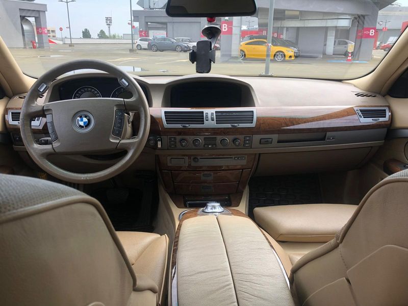 BMW 7 Series • 2002 • 184,500 km 5