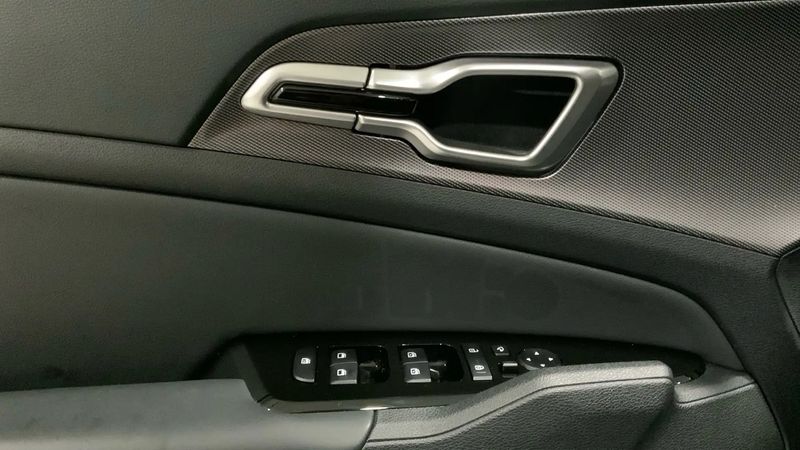 Kia Sportage • 2023 • 9,900 km 13