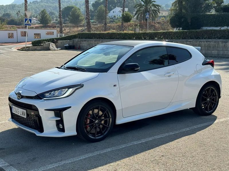 Toyota Yaris • 2021 • 12,950 km 4