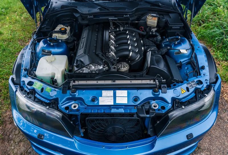 BMW Z3 • 1999 • 62,000 km 6