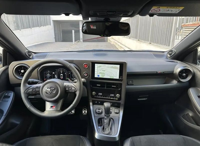 Toyota Yaris • 2024 • 19,600 km 2