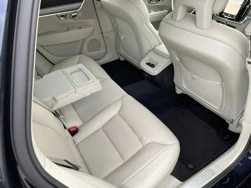 Volvo V90 • 2016 • 178,000 km 8