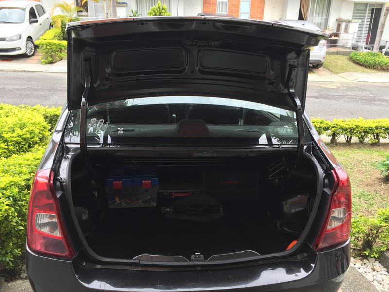 Renault Logan • 2012 • 168,000 km 1