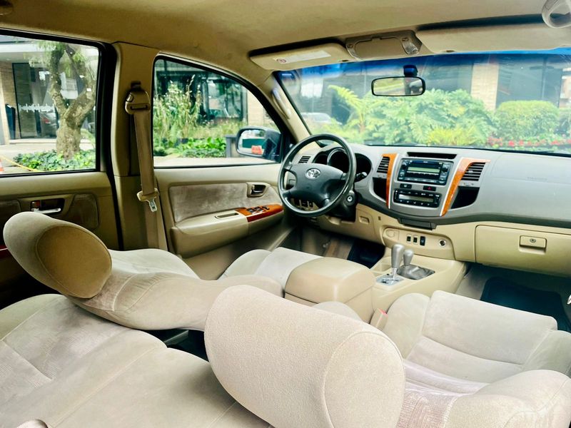 Toyota Fortuner • 2010 • 148,800 km 10