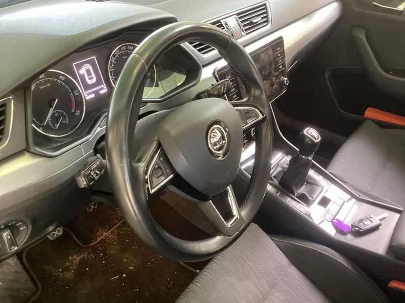 Škoda Superb • 2017 • 158,000 km 14