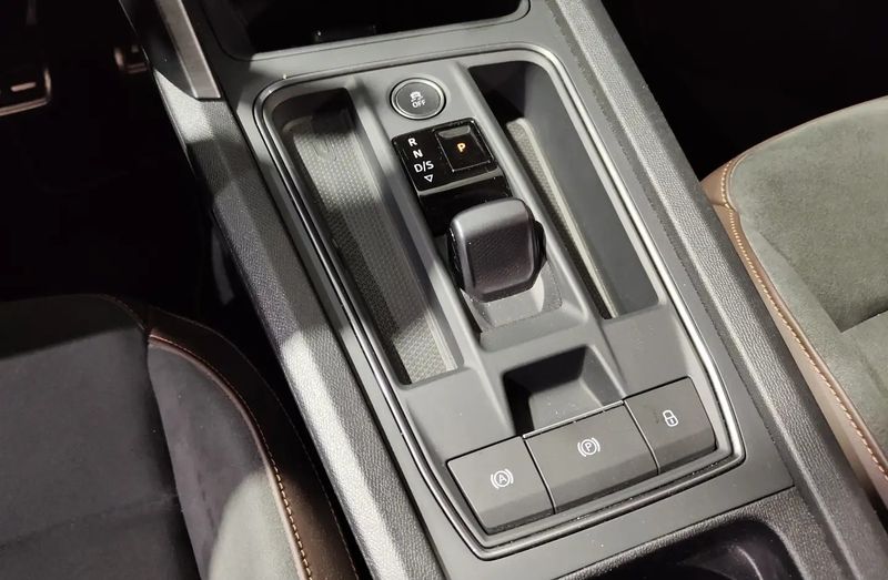 Seat Leon • 2022 • 71,558 km 4