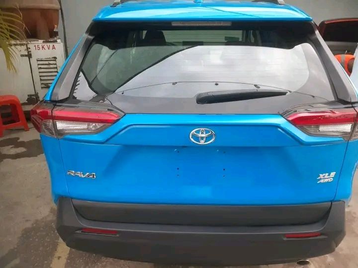 Toyota RAV4 • 2019 • 23 km 3