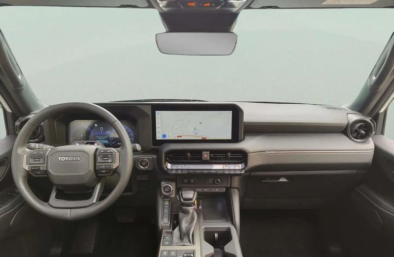 Toyota Land Cruiser • 2024 • 15,100 km 1