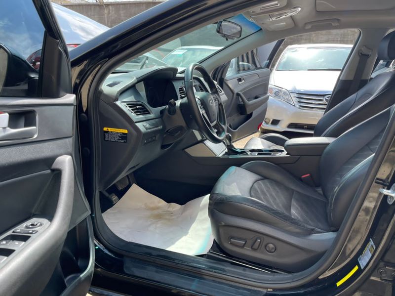 Hyundai Sonata • 2015 • 21 km 2