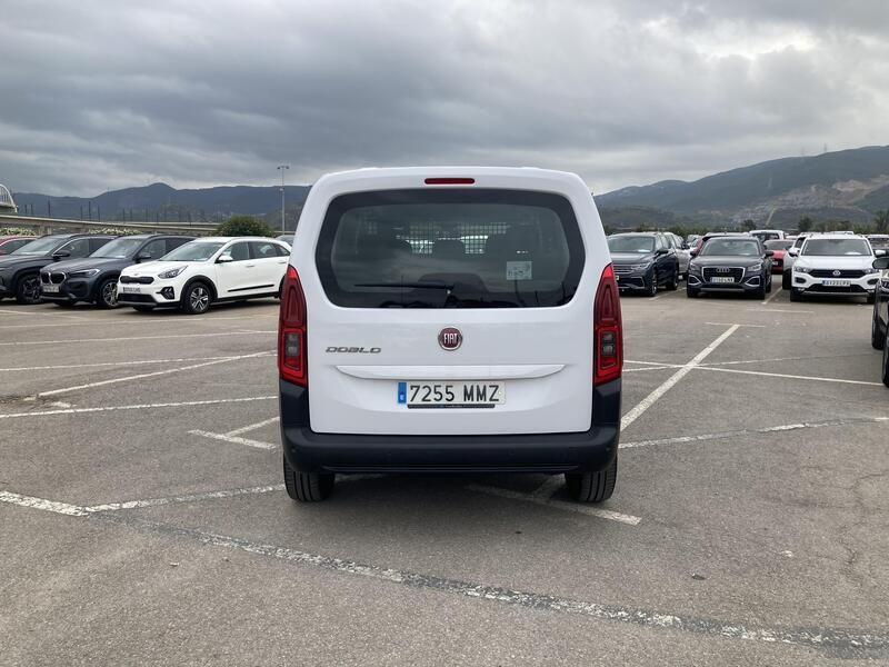 Fiat Doblo • 2024 • 30,304 km 4