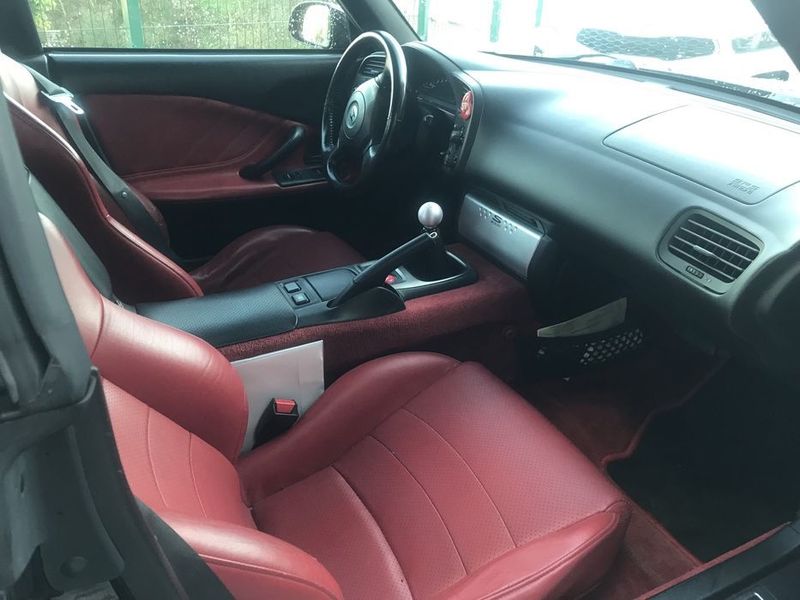 Honda S2000 • 2000 • 60,000 km 2