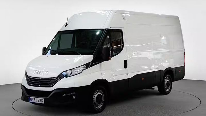 Mercedes-Benz Sprinter • 2024 • 42,261 km 1