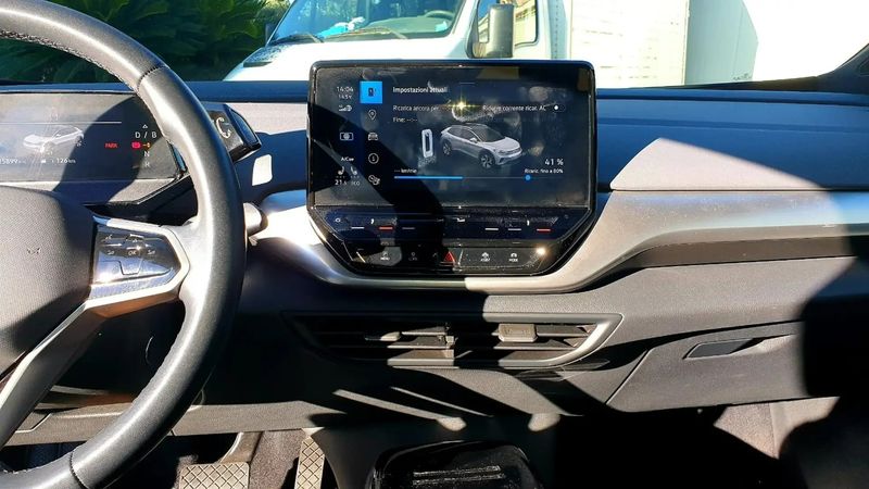 Volkswagen ID.4 • 2022 • 25,800 km 15