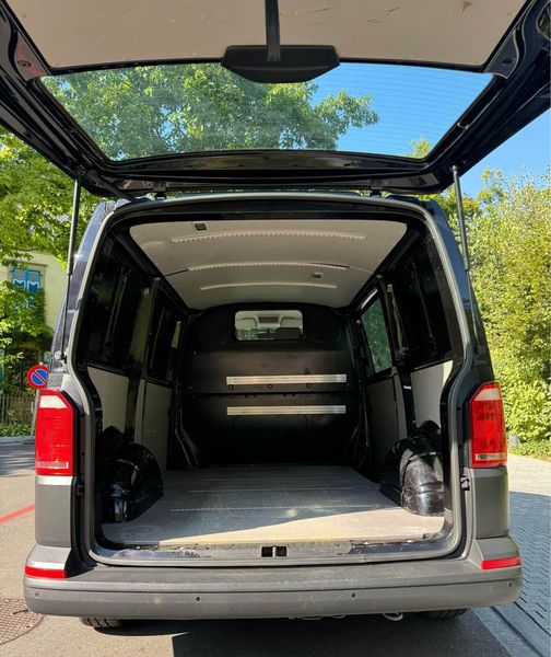 Volkswagen T5 Transporter Shuttle • 2017 • 25,400 km 5
