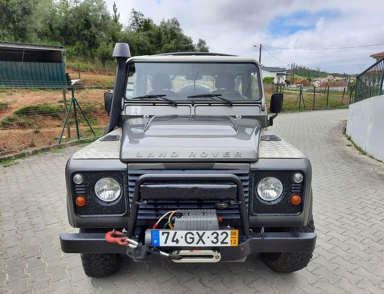 Land Rover Defender • 2008 • 98,000 km 1