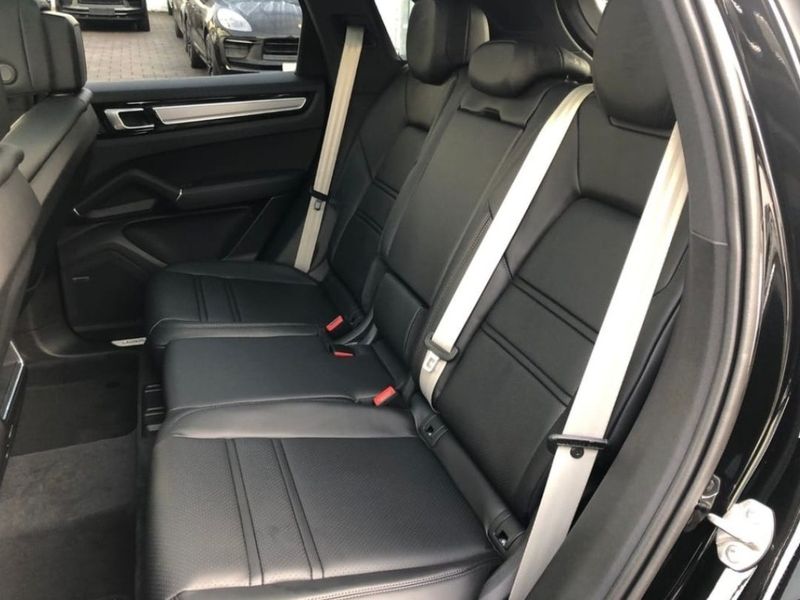 Porsche Cayenne • 2022 • 1,500 km 5