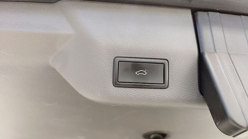 Volkswagen Multivan • 2022 • 48,142 km 2