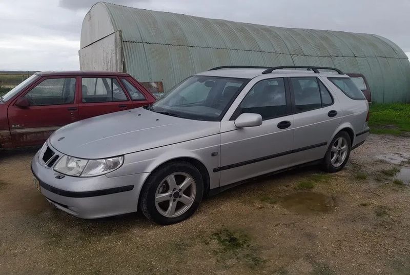 Saab 9-5 • 2003 • 279,000 km 2